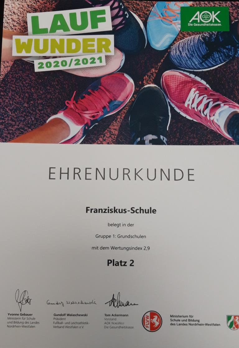 22.12.2021: Franziskus-Schule erläuft den zweiten Platz beim Laufwunder